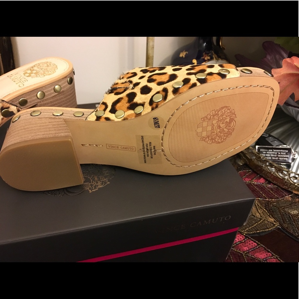 Vince Camuto HANIYA STUDDED MULE - Picture 10 of 10